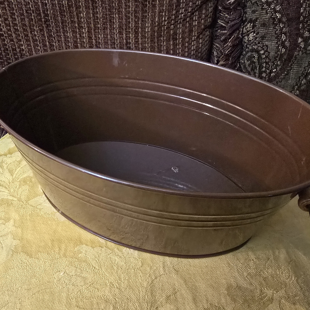 Rustic Brown Oval Tub